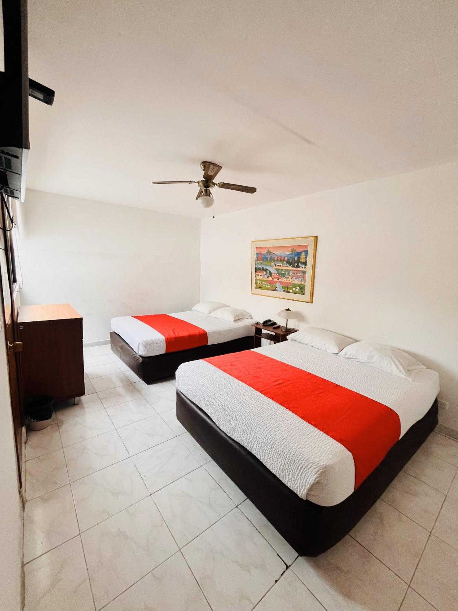 Hotel Zandu Pereira Extérieur photo